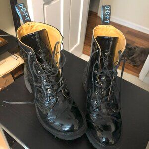 John Fluevog Slacker Tardy Size 9